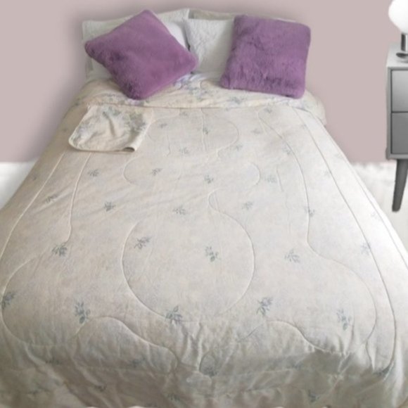 REVERSIBLE BEDDING TWIN- Floral and Cream W large pillow case - Picture 3 of 12